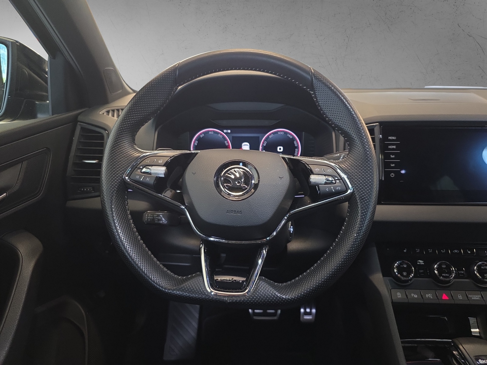 SKODA Karoq 1.5 TSI SportLine DSG-image-7