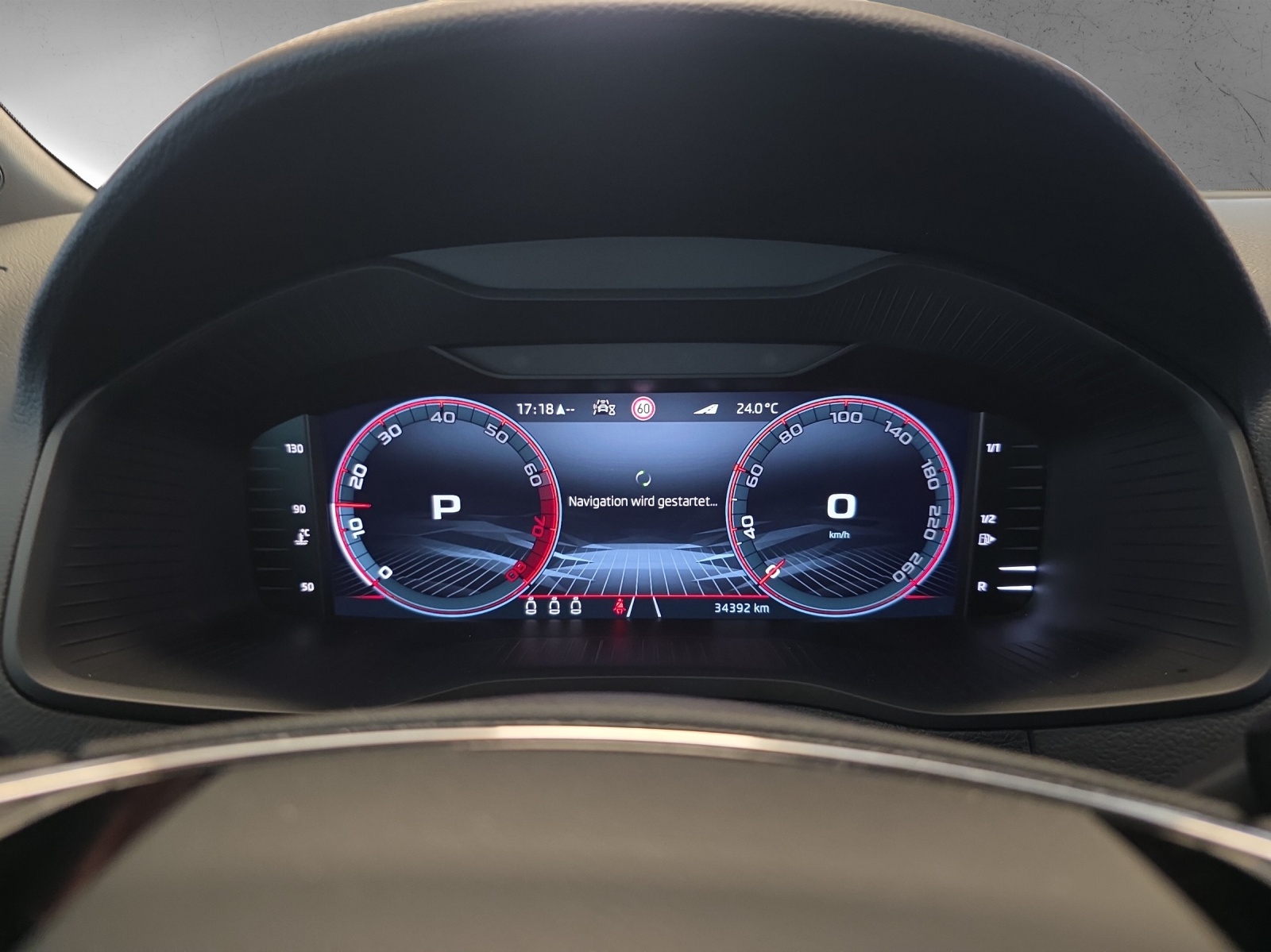 SKODA Karoq 1.5 TSI SportLine DSG-image-8