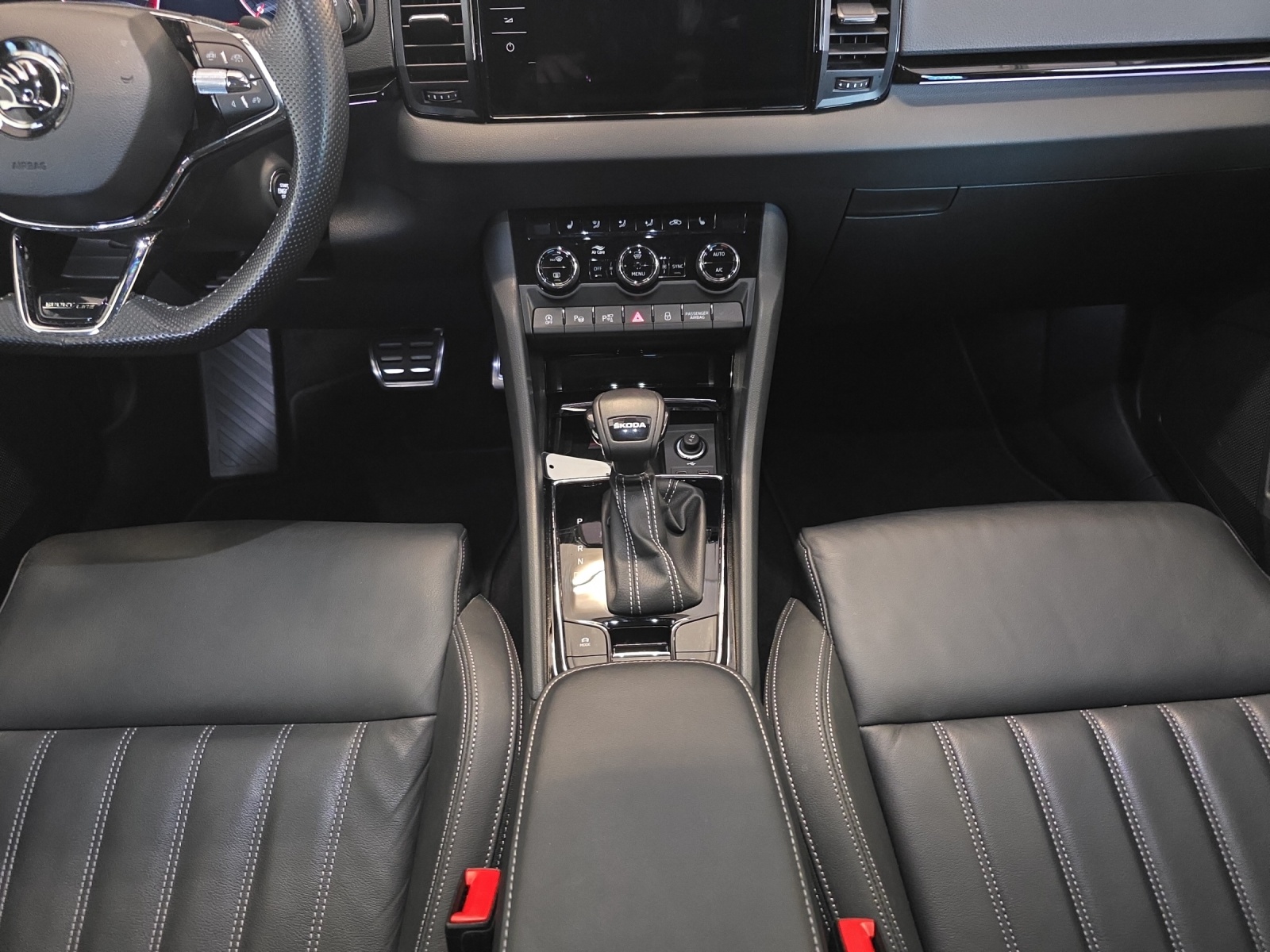 SKODA Karoq 1.5 TSI SportLine DSG-image-9