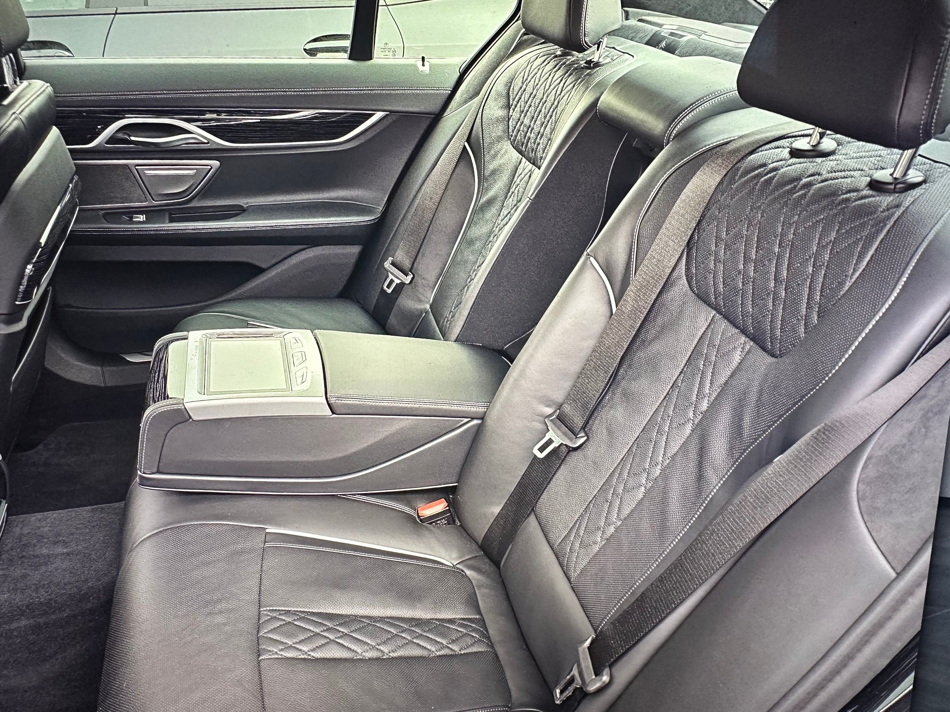 BMW 730d 48V Steptronic-image-11