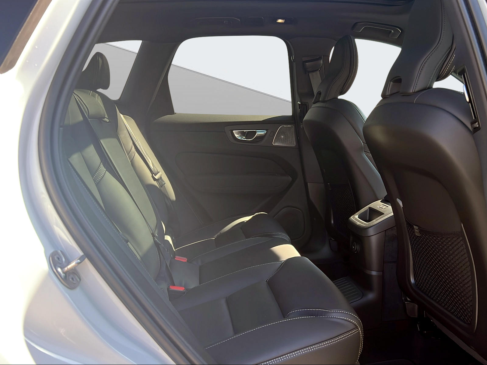 VOLVO XC60 2.0 T6 TE Black Edition eAWD-image-12