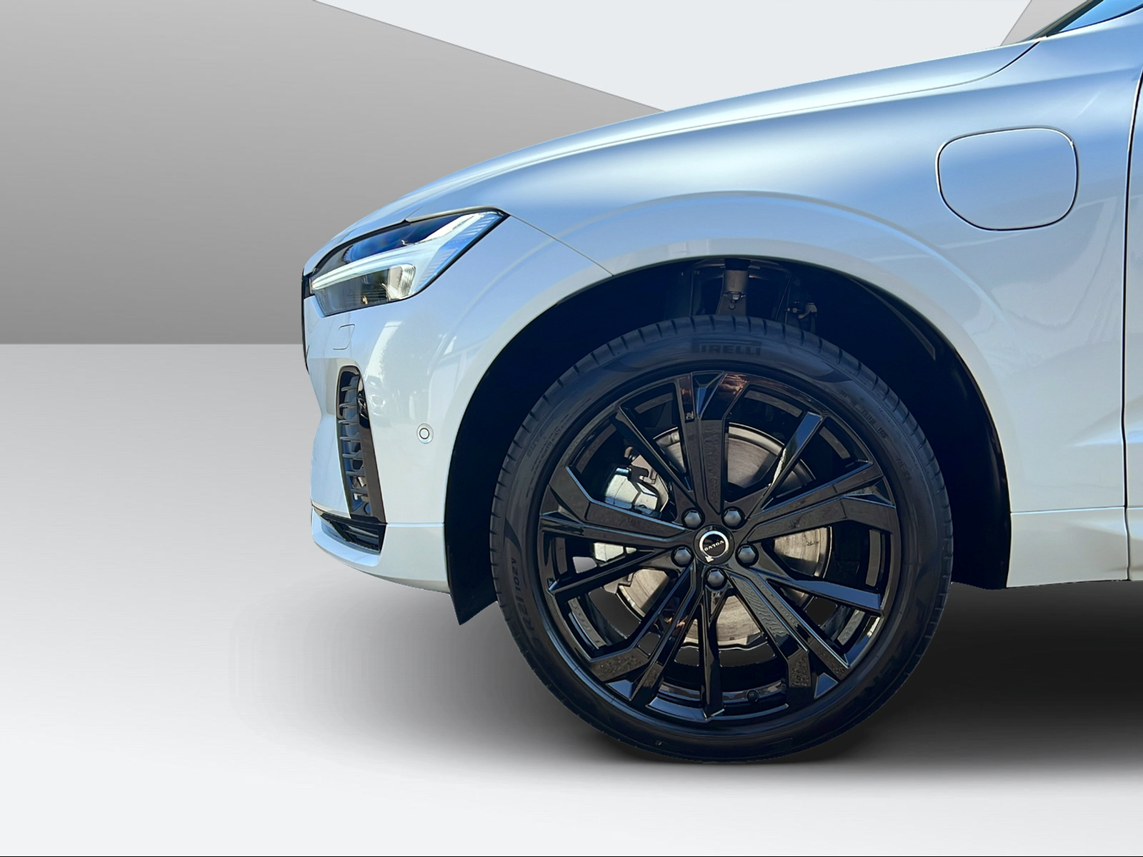 VOLVO XC60 2.0 T6 TE Black Edition eAWD-image-8