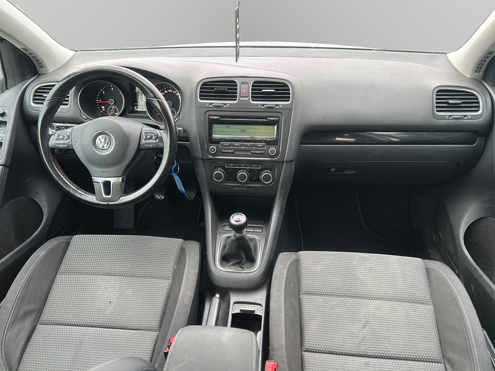 VW Golf 2.0 TDI Comfortline 4Motion-image-9