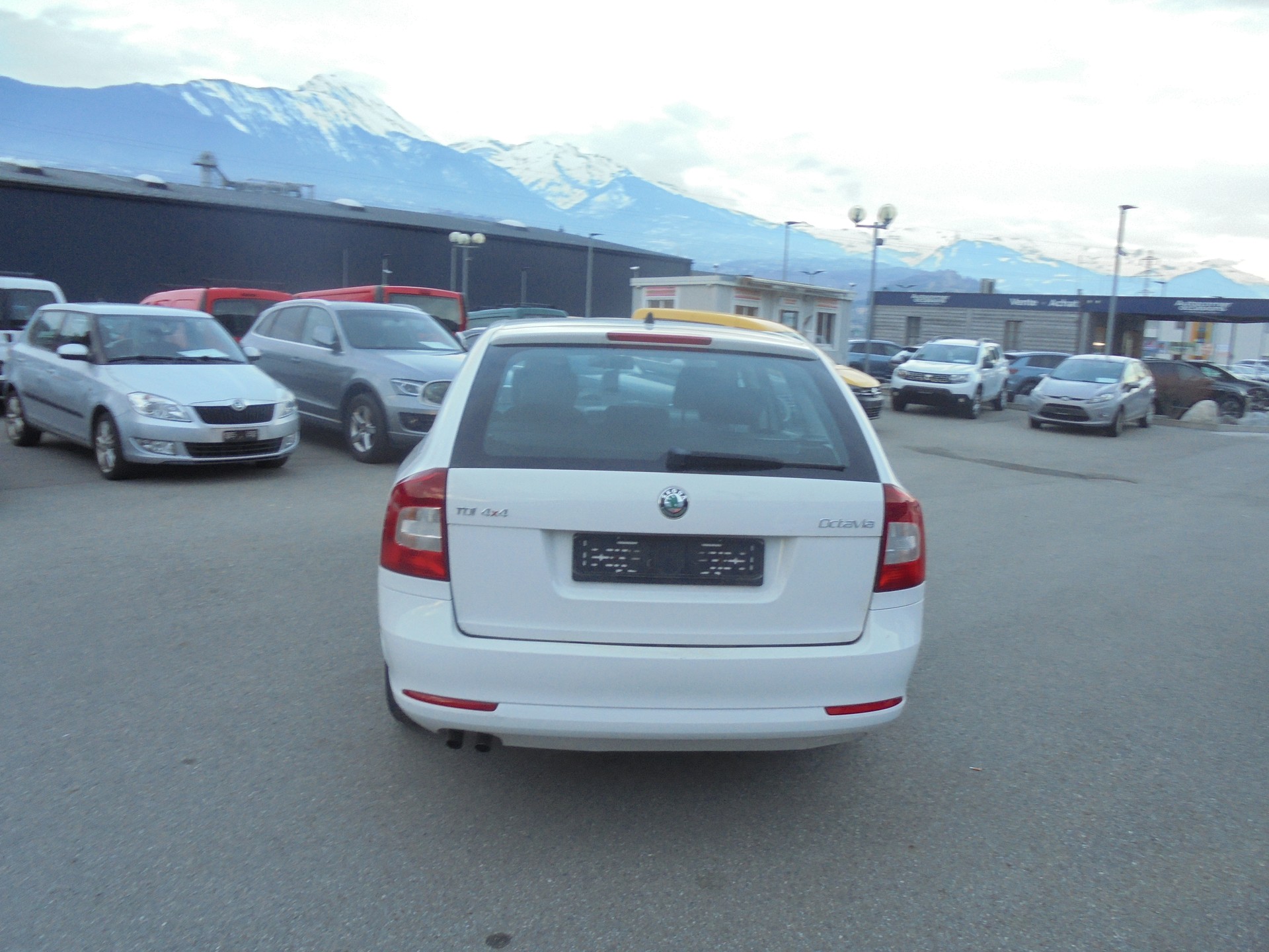 SKODA Octavia Combi 1.6 TDI Ambition 4x4-image-4
