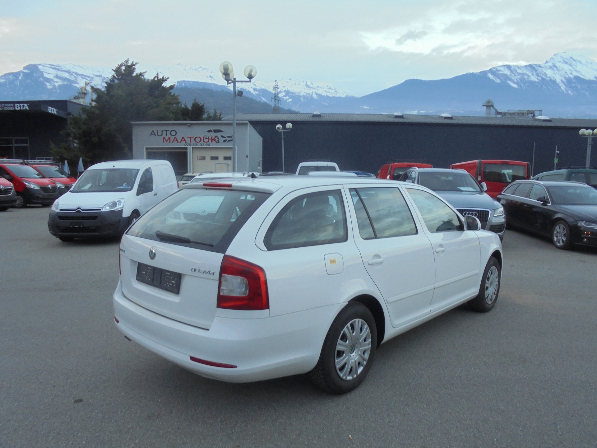 SKODA Octavia Combi 1.6 TDI Ambition 4x4-image-3