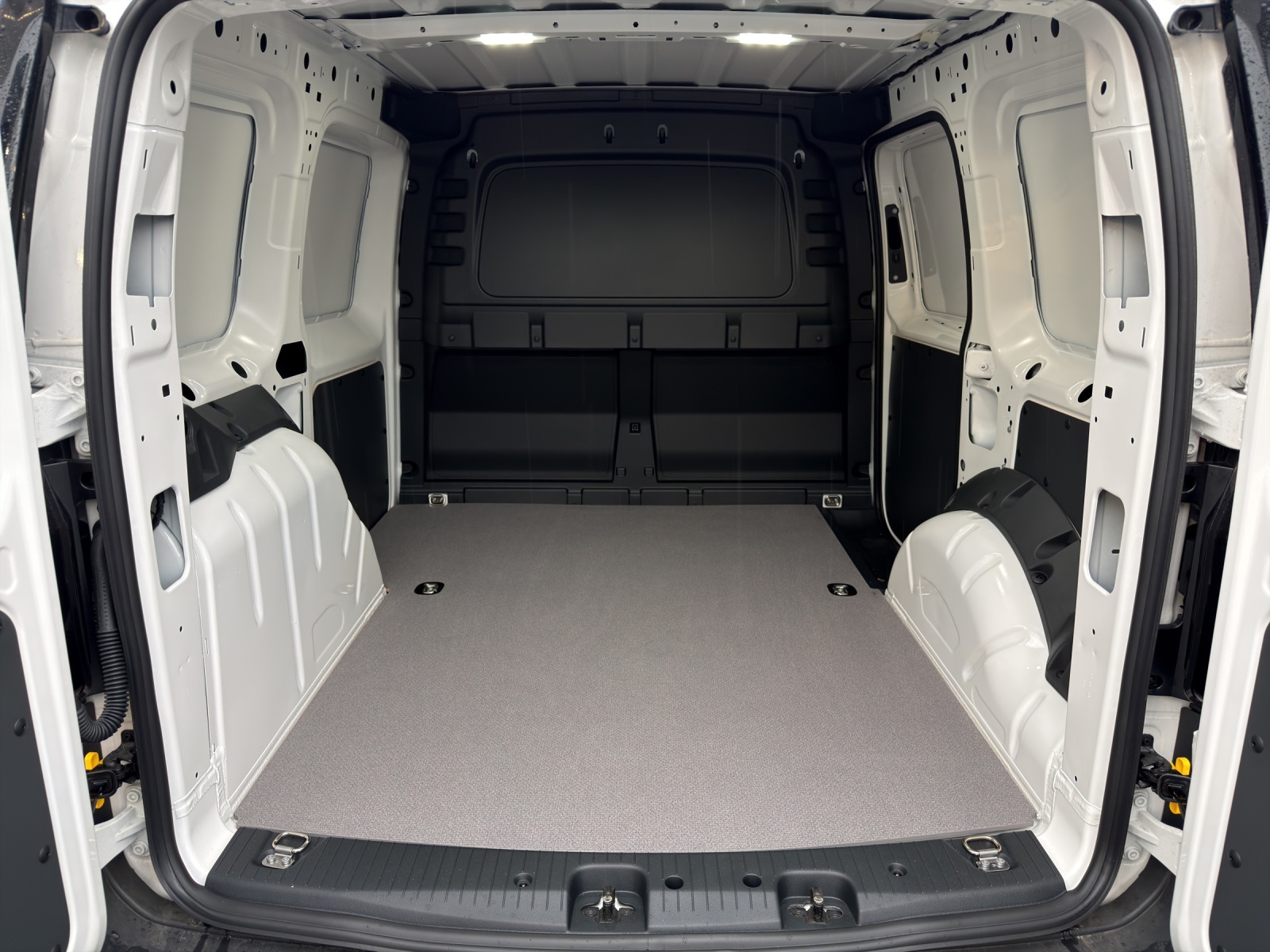 VW Caddy Cargo 2.0TDI Entry-image-12