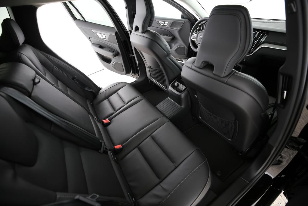 VOLVO V60 2.0 T6 TE Ultra Dark eAWD-image-12