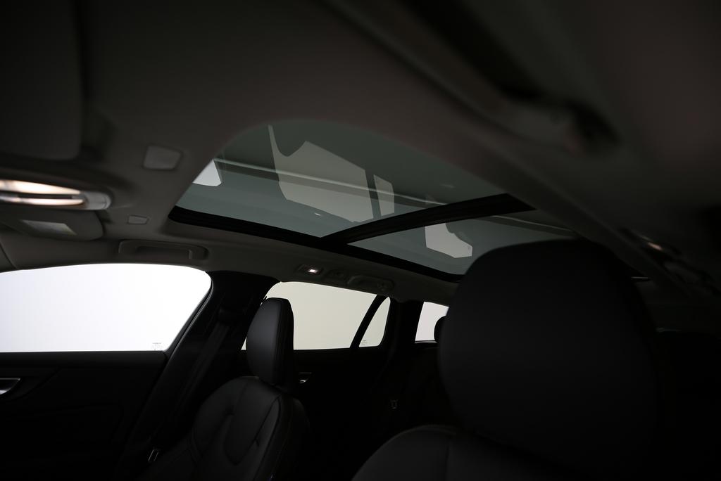 VOLVO V60 2.0 T6 TE Ultra Dark eAWD-image-15