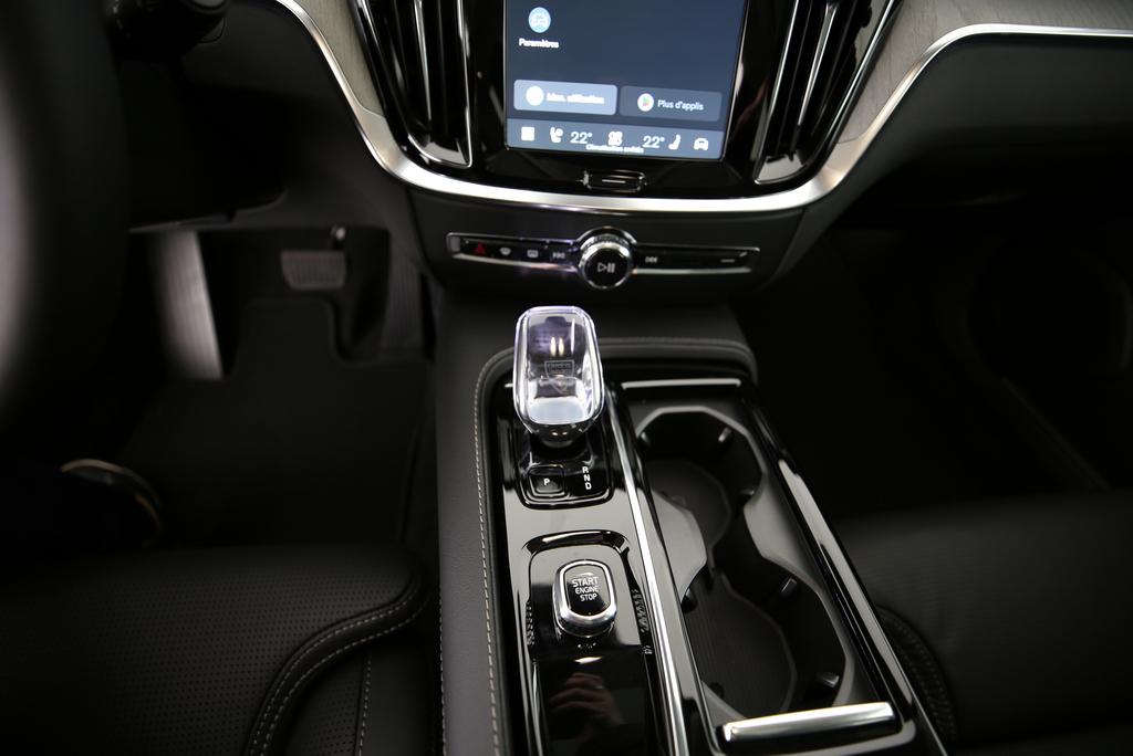VOLVO V60 2.0 T6 TE Ultra Dark eAWD-image-9