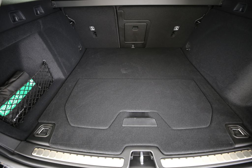 VOLVO V60 2.0 T6 TE Ultra Dark eAWD-image-11