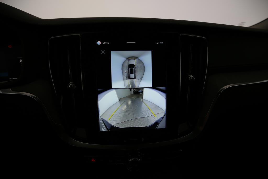VOLVO V60 2.0 T6 TE Ultra Dark eAWD-image-14