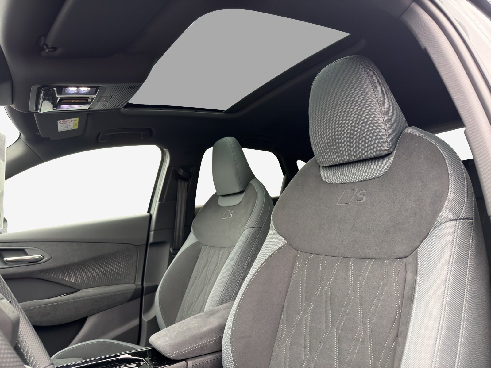 AUDI Q3 Sportback TFSI quattro 195 kW S tronic-image-14
