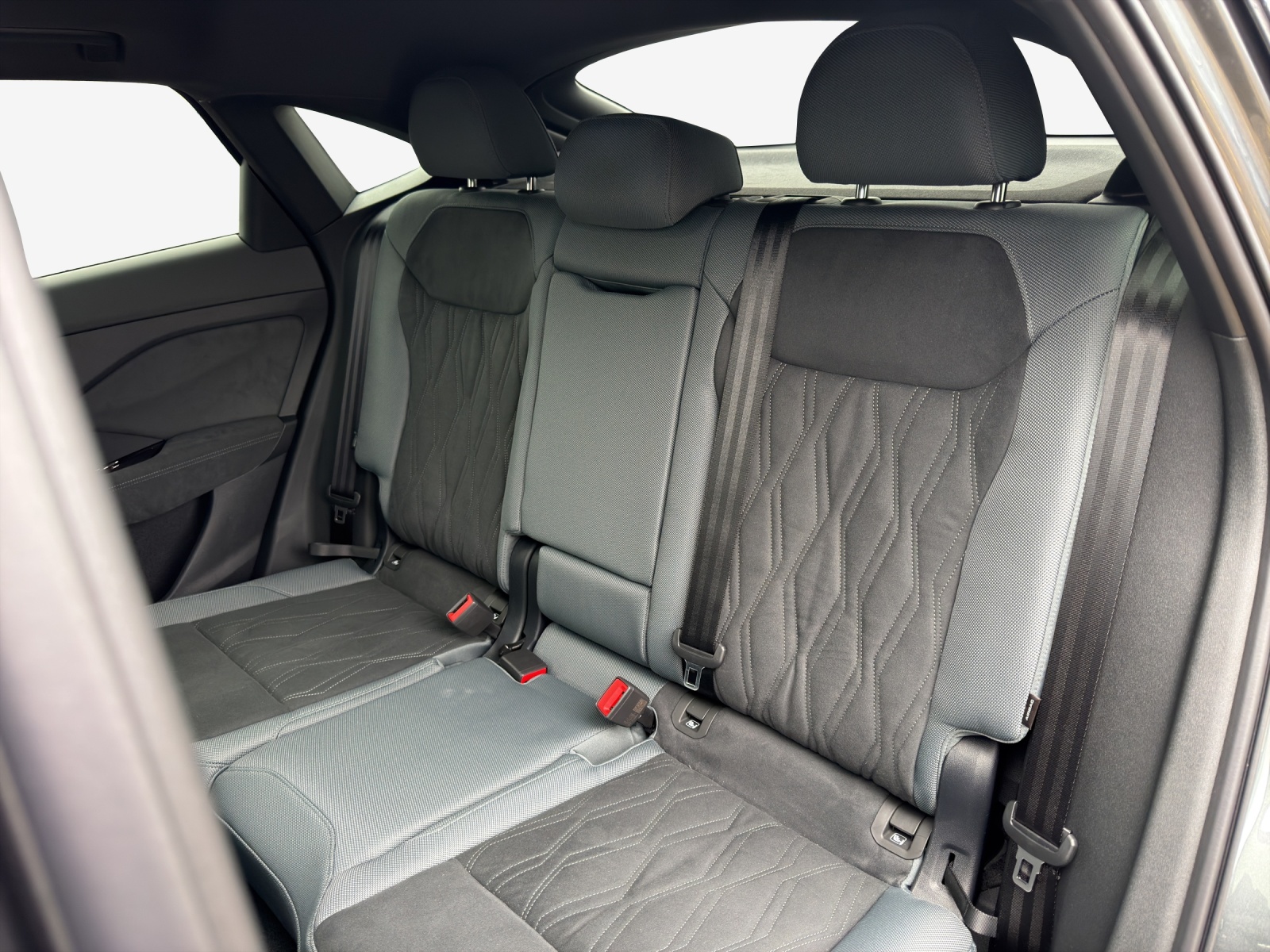 AUDI Q3 Sportback TFSI quattro 195 kW S tronic-image-11