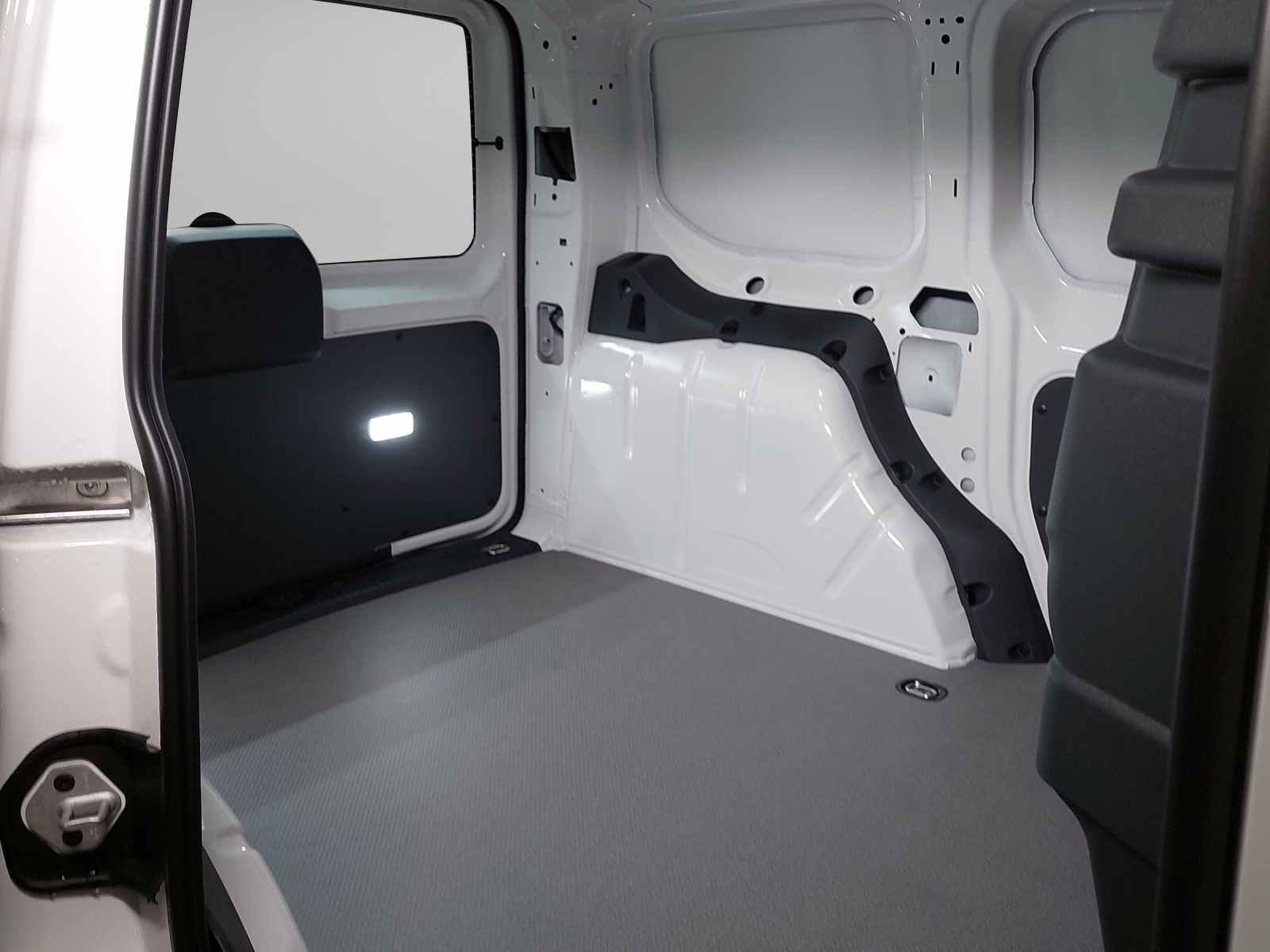 VW Caddy Cargo Entry 1.5l eHybrid-image-8