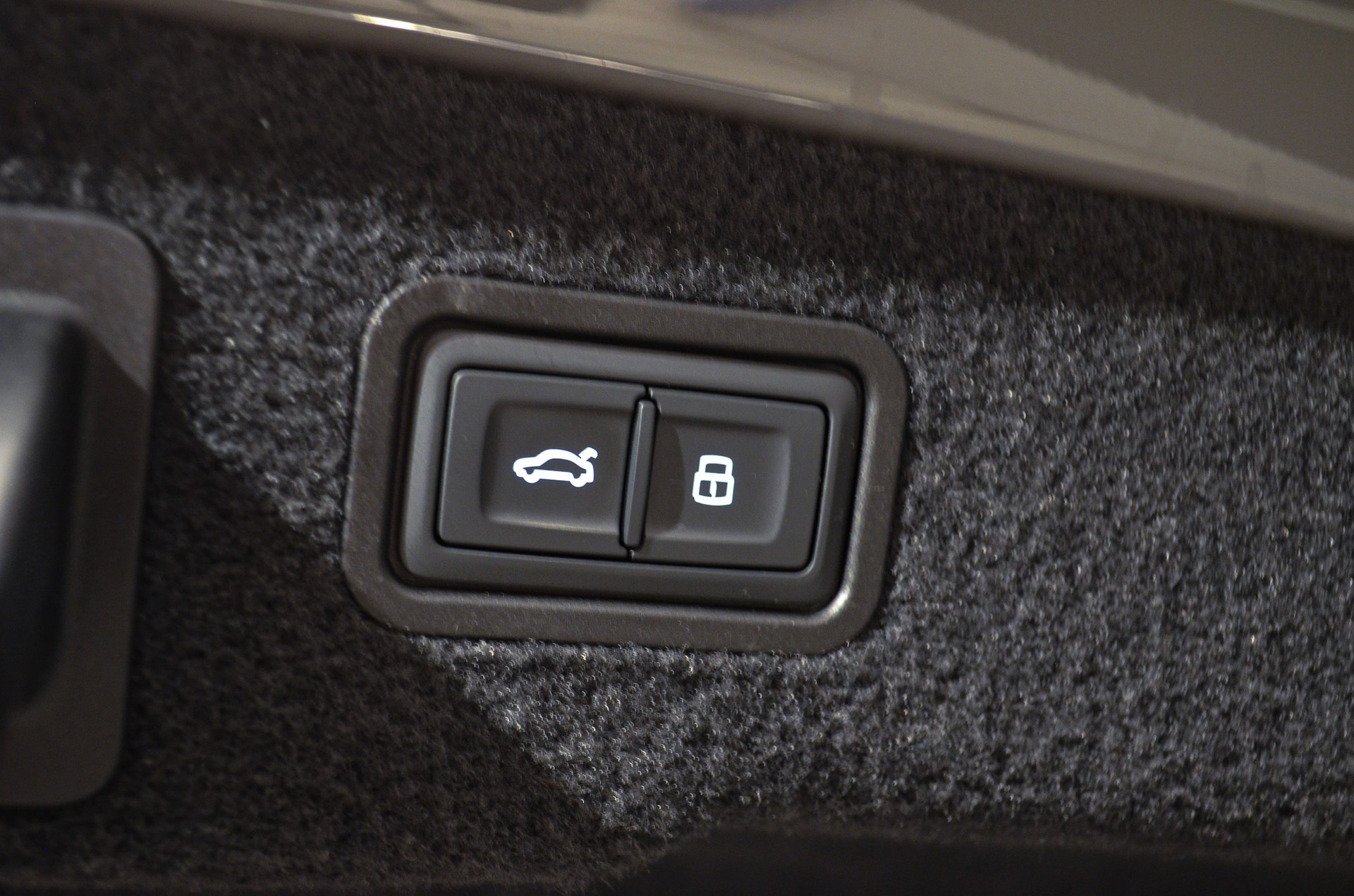 AUDI S8 TFSI quattro tiptronic-image-10