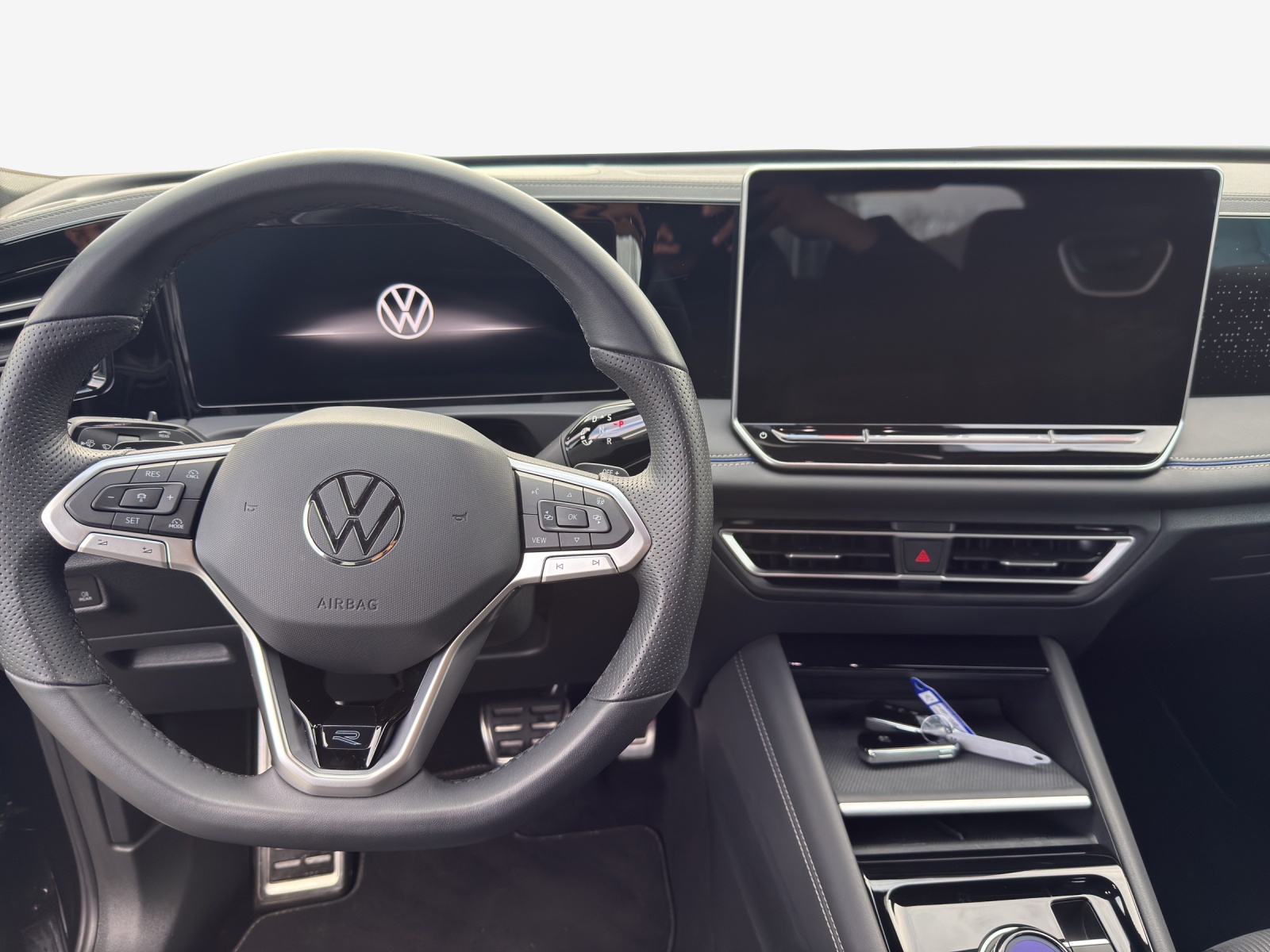 VW Tiguan 2.0 TDI SCR R-Line 4Motion DSG-image-8