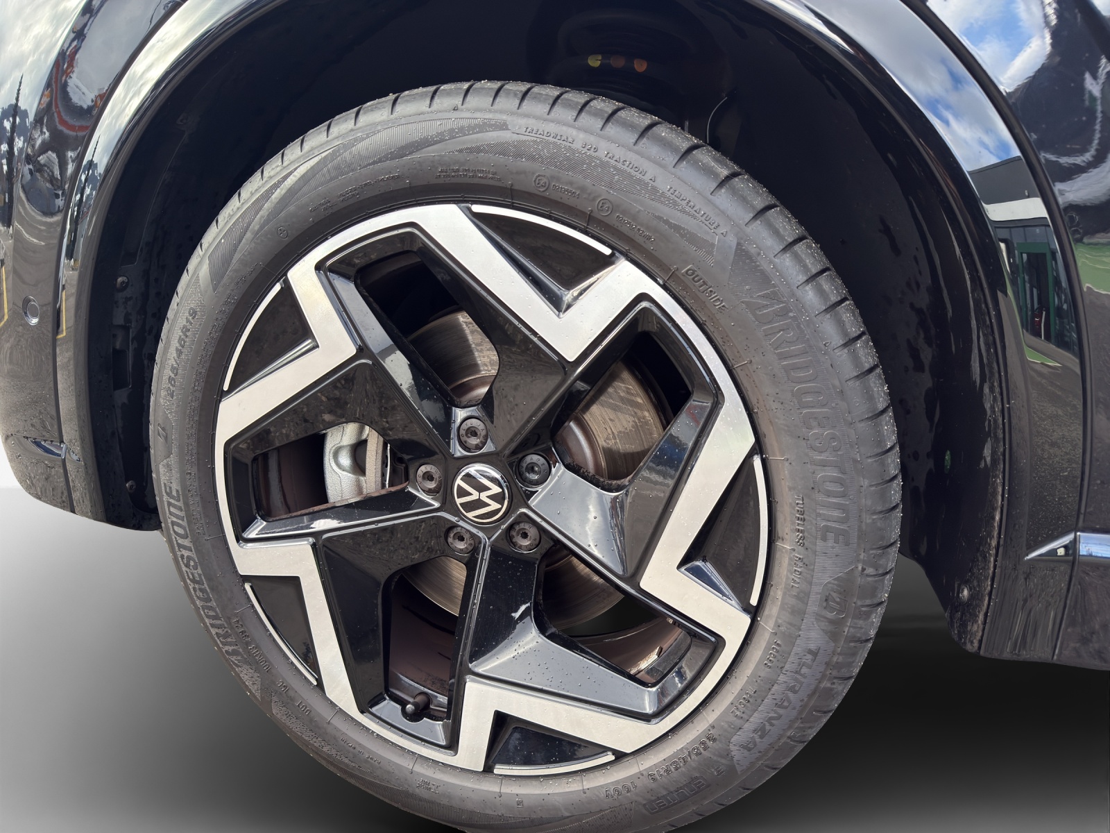VW Tiguan 2.0 TDI SCR R-Line 4Motion DSG-image-14