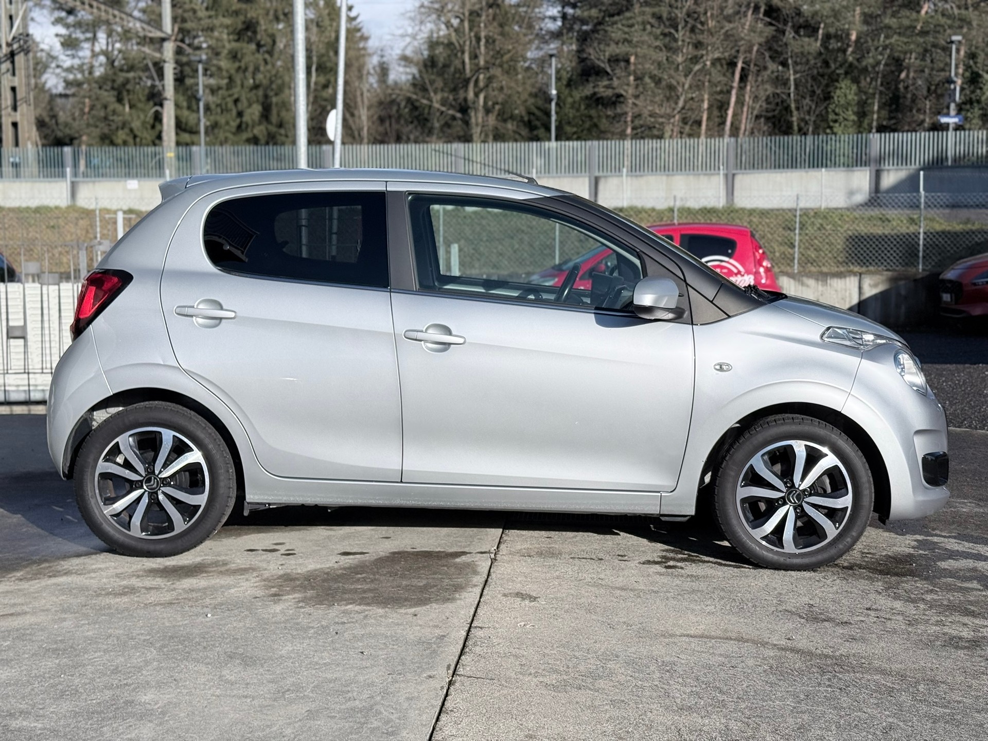 CITROEN C1 1.2 VTi Shine Airscape-image-3