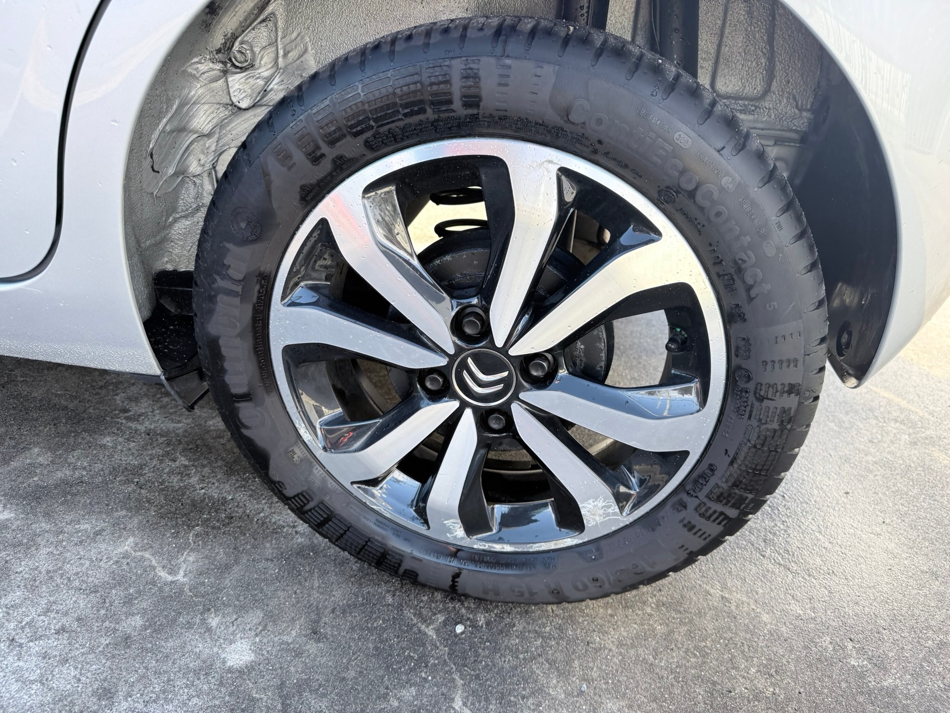 CITROEN C1 1.2 VTi Shine Airscape-image-10