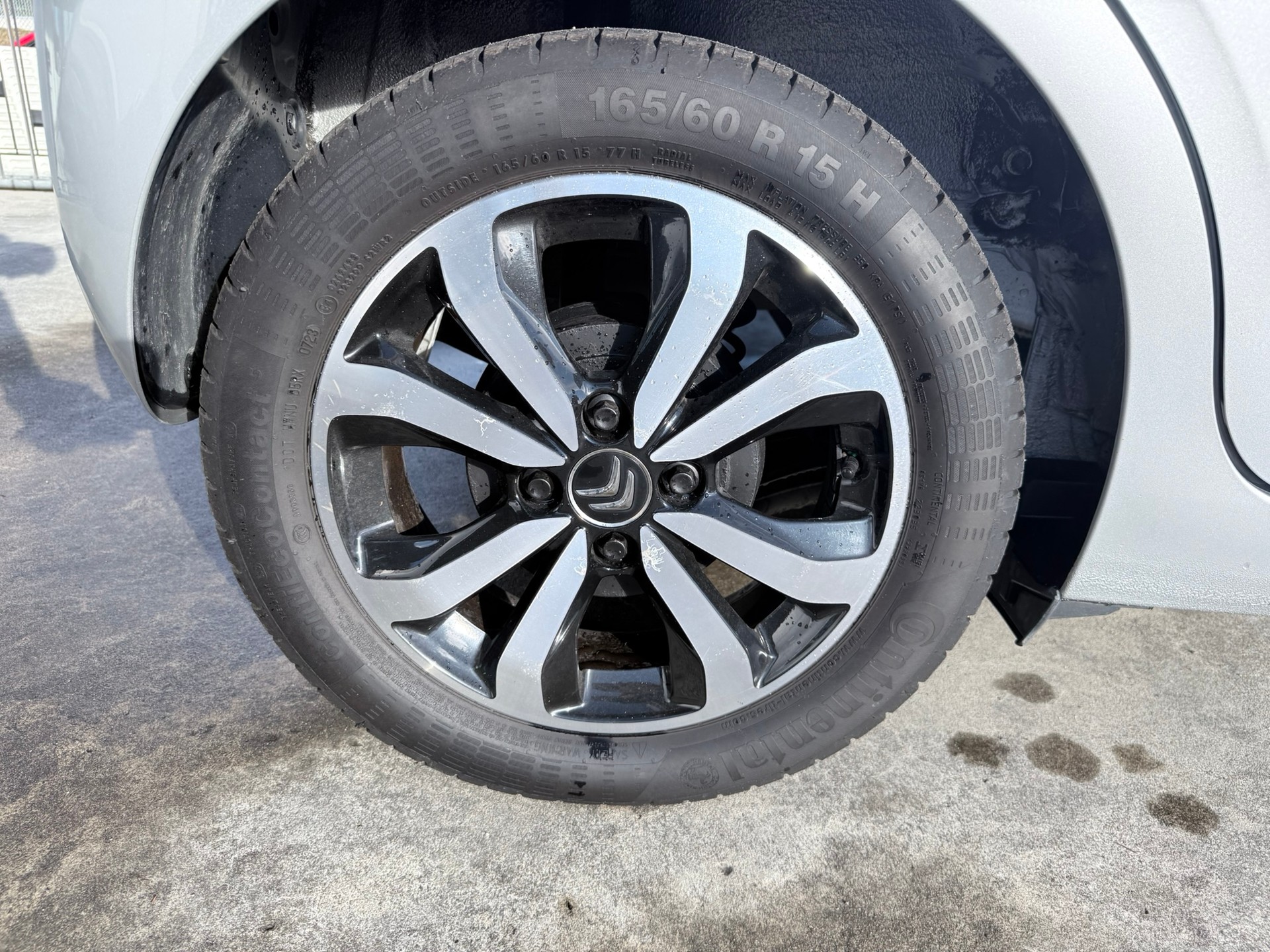 CITROEN C1 1.2 VTi Shine Airscape-image-11