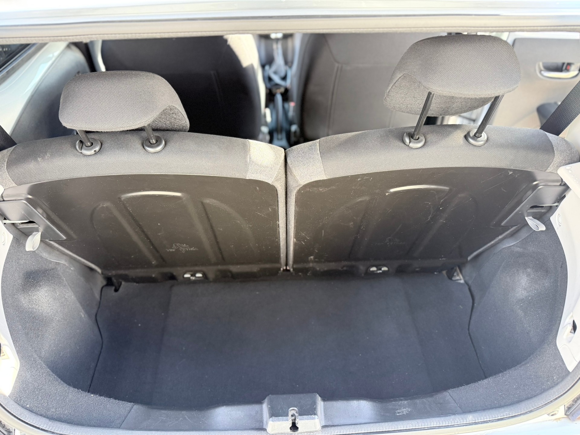 CITROEN C1 1.2 VTi Shine Airscape-image-8