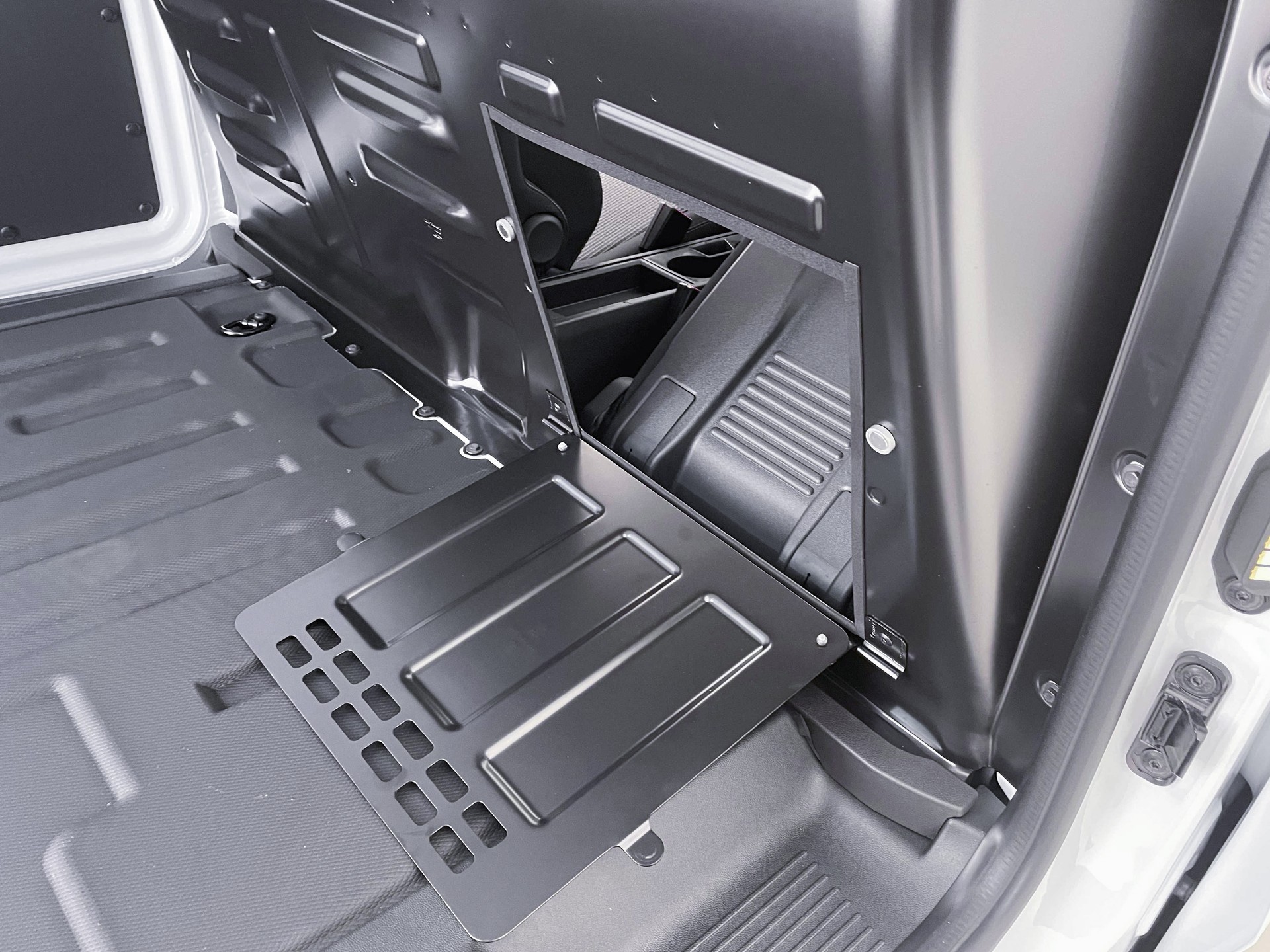 FORD E-Transit Courier Van Trend-image-29