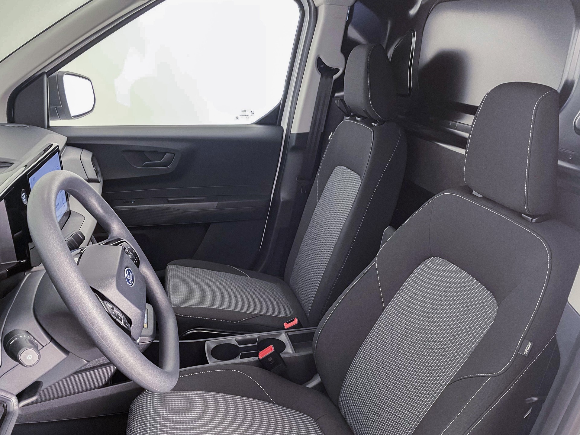 FORD E-Transit Courier Van Trend-image-20