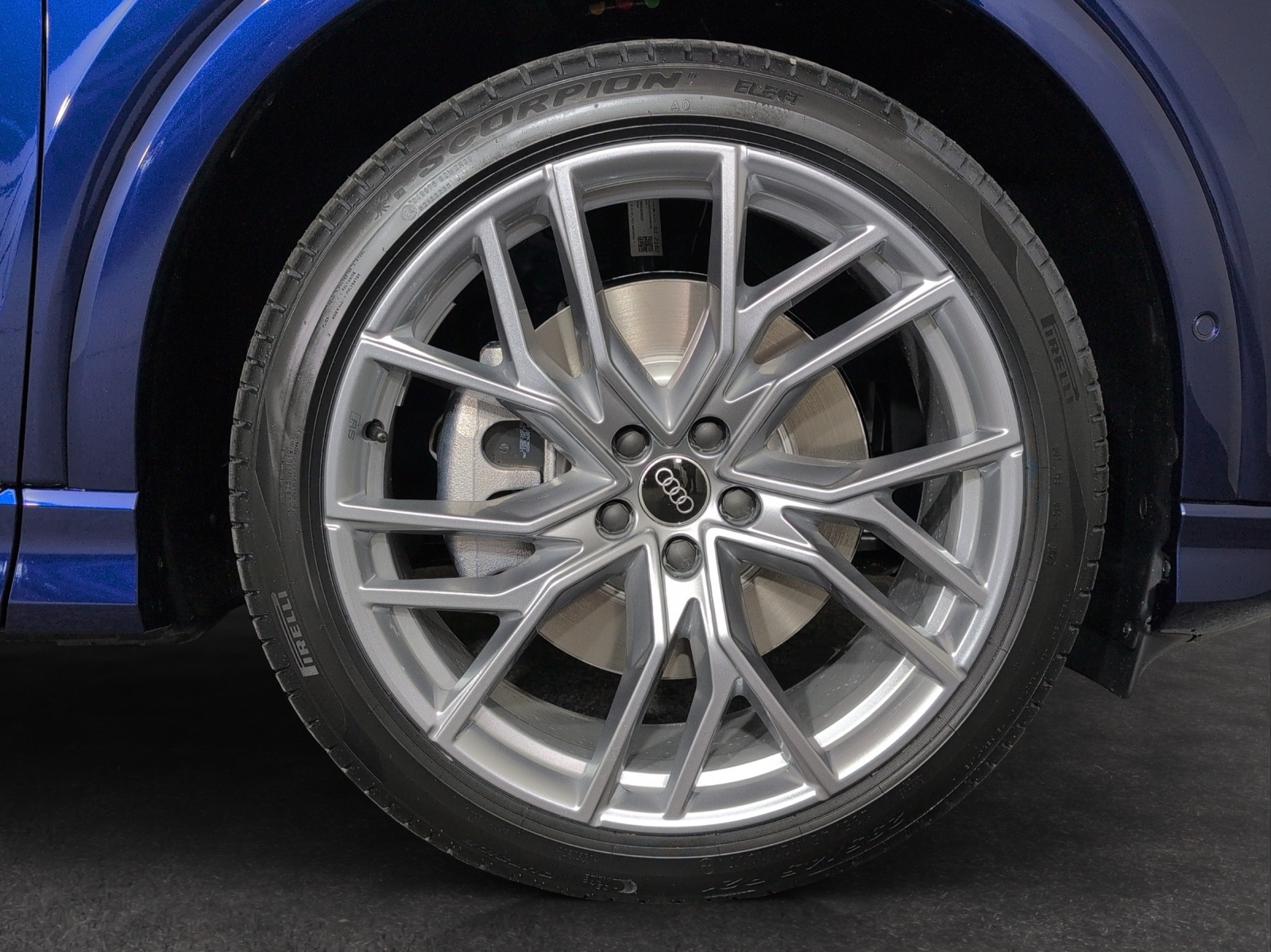 AUDI Q4 e-tron 45 Edition Swiss Ski quattro-image-4