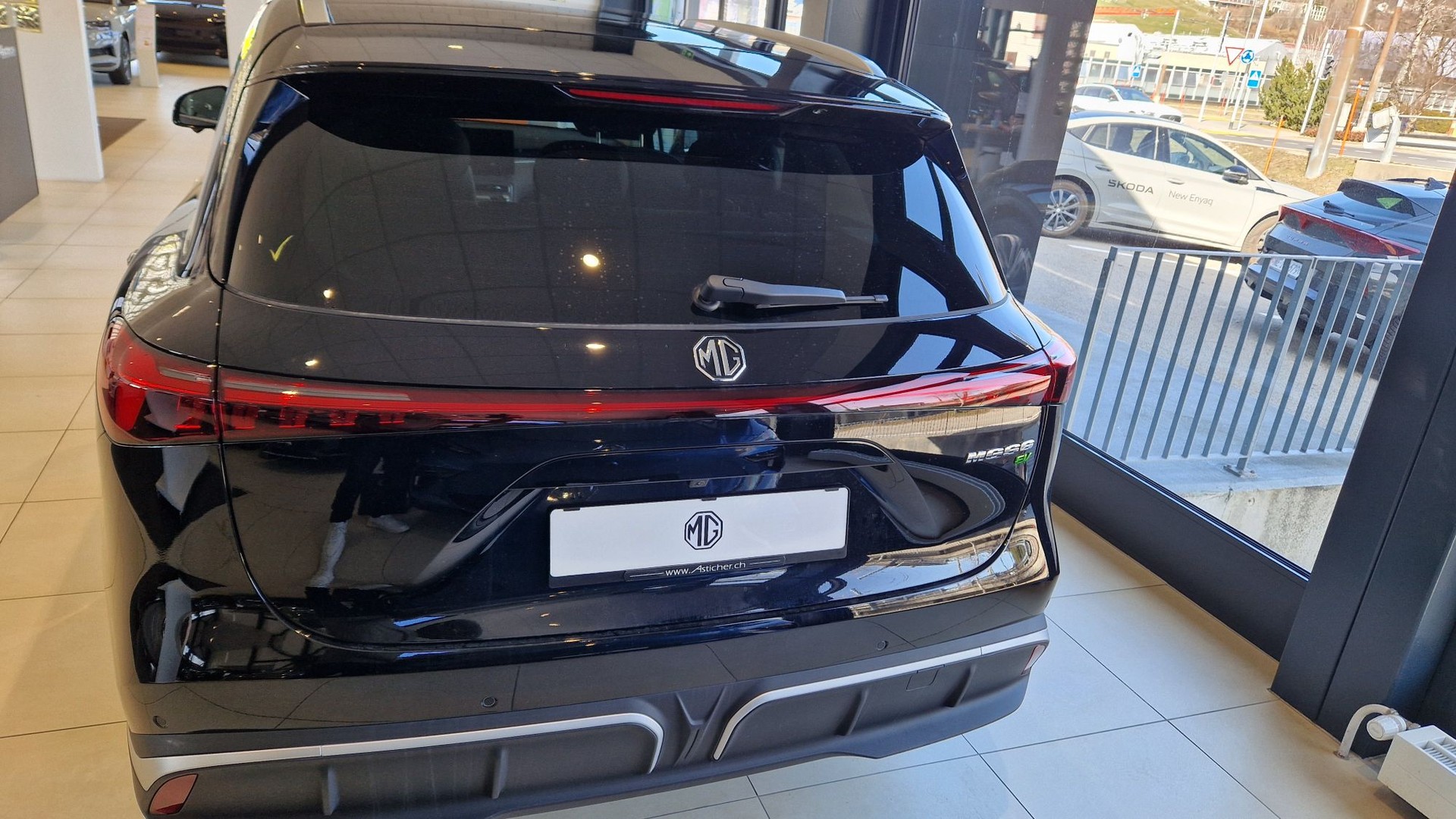 MG MGS6 Luxury 77KWh 4 WD-image-4