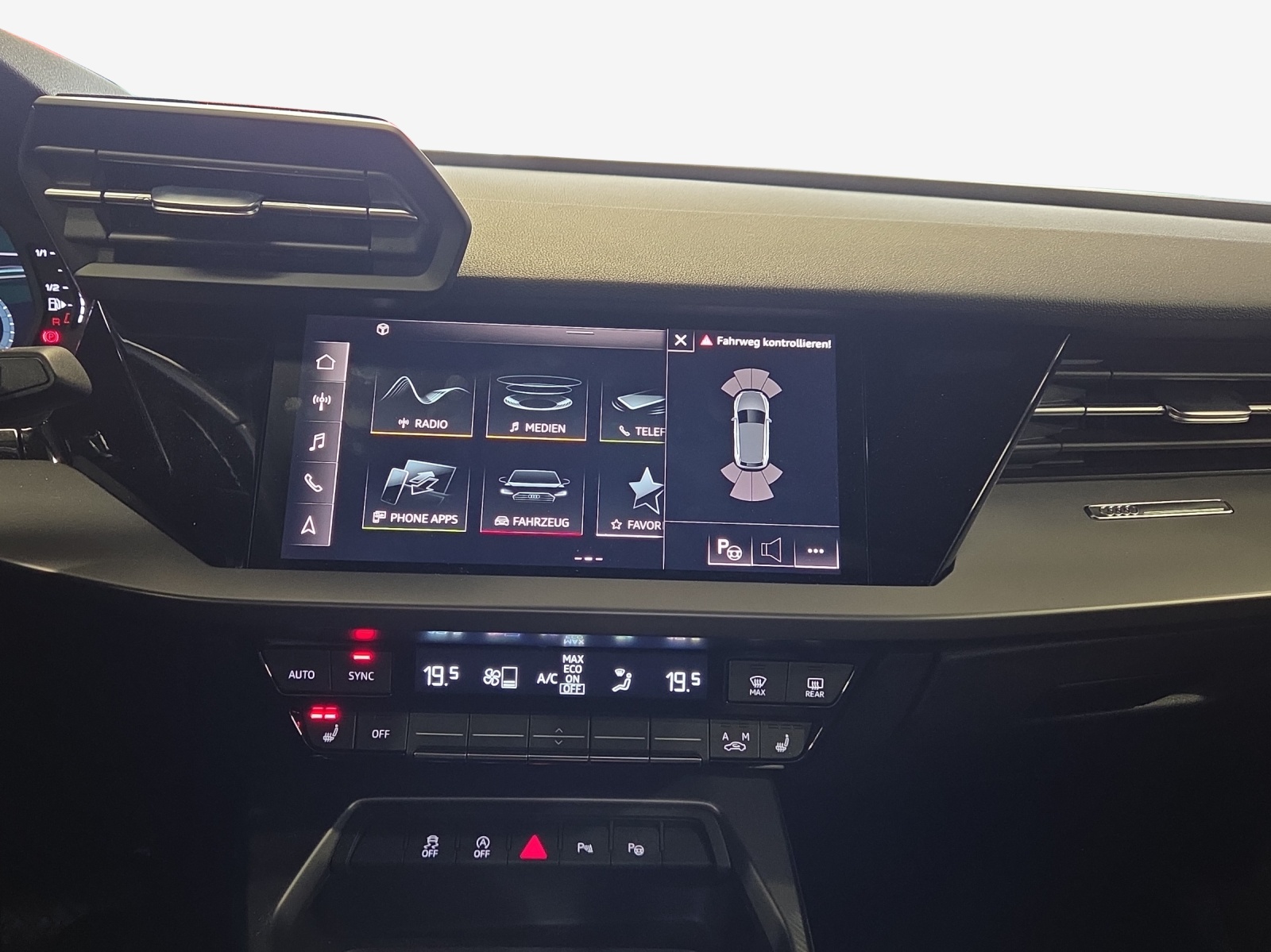 AUDI A3 Sportback 35 TFSI Attraction S-tronic-image-15