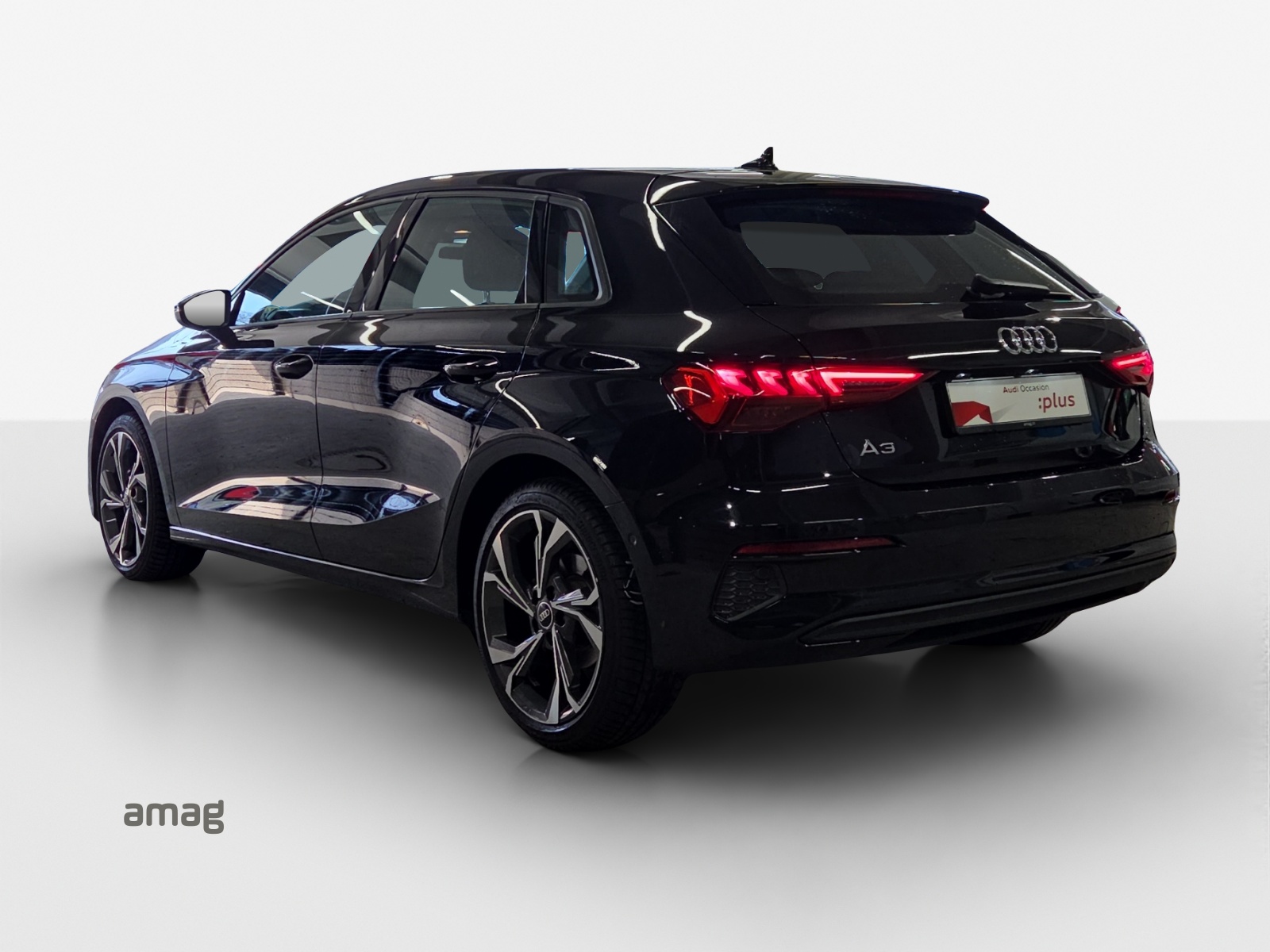 AUDI A3 Sportback 35 TFSI Attraction S-tronic-image-2