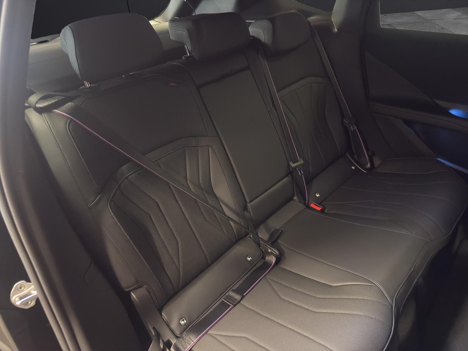 BMW iX3 50 xDrive-image-14