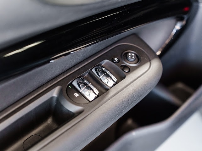 MINI Clubman Cooper Untold Edition Steptronic DKG-image-19