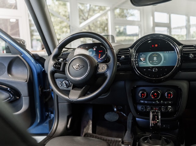 MINI Clubman Cooper Untold Edition Steptronic DKG-image-17