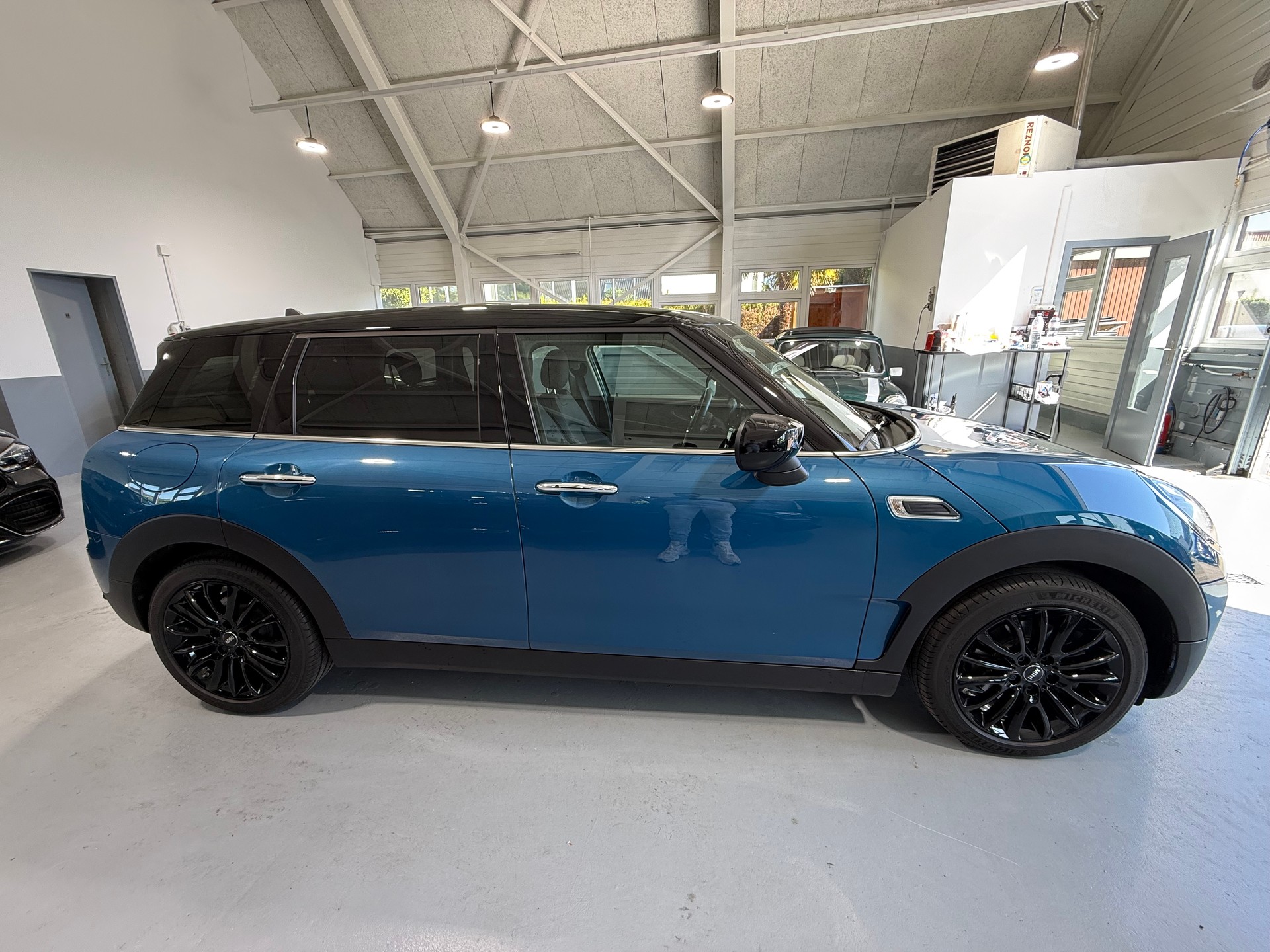 MINI Clubman Cooper Untold Edition Steptronic DKG-image-3