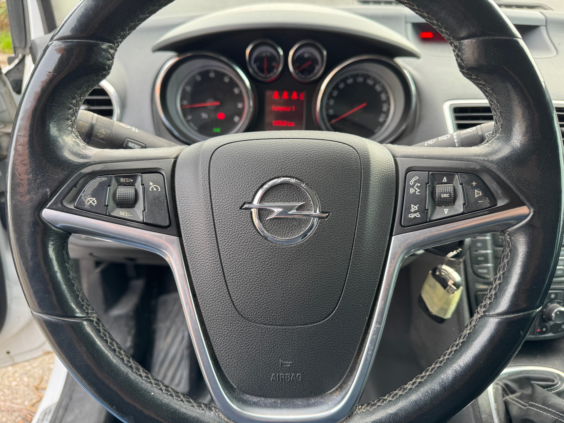 OPEL Meriva 1.4 Turbo Cosmo-image-8