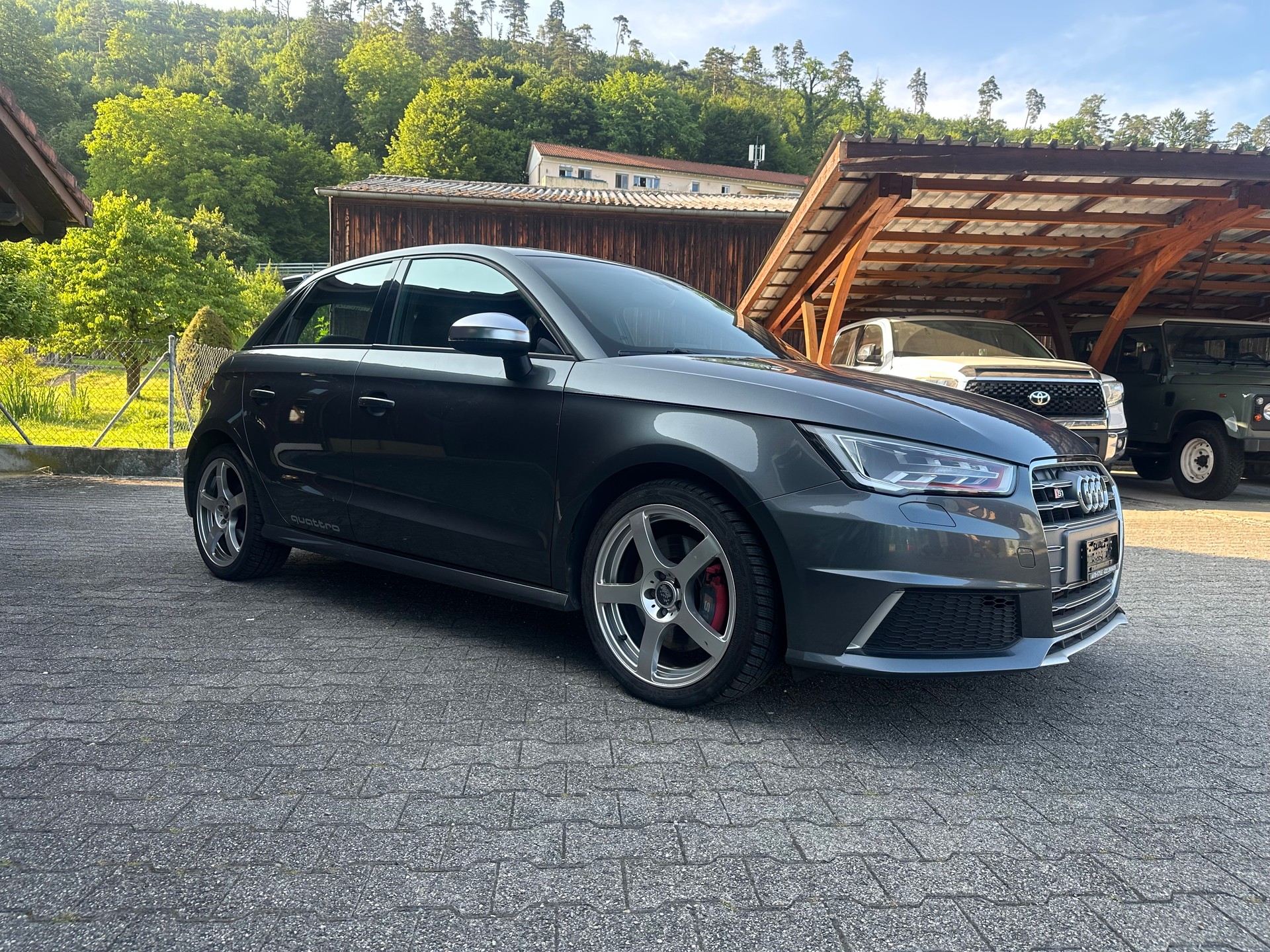 AUDI S1 Sportback 2.0 TFSI quattro-image-2
