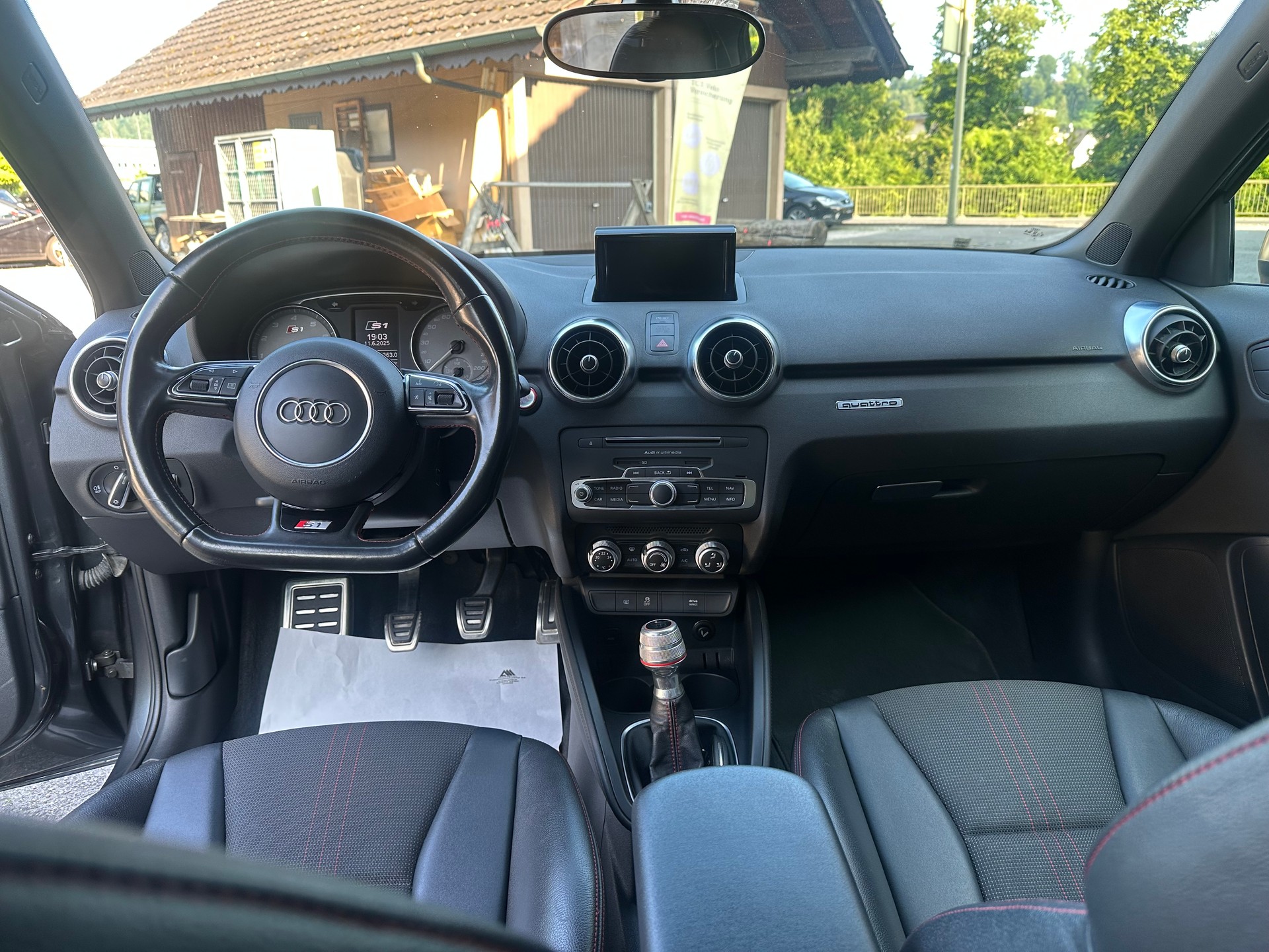 AUDI S1 Sportback 2.0 TFSI quattro-image-7
