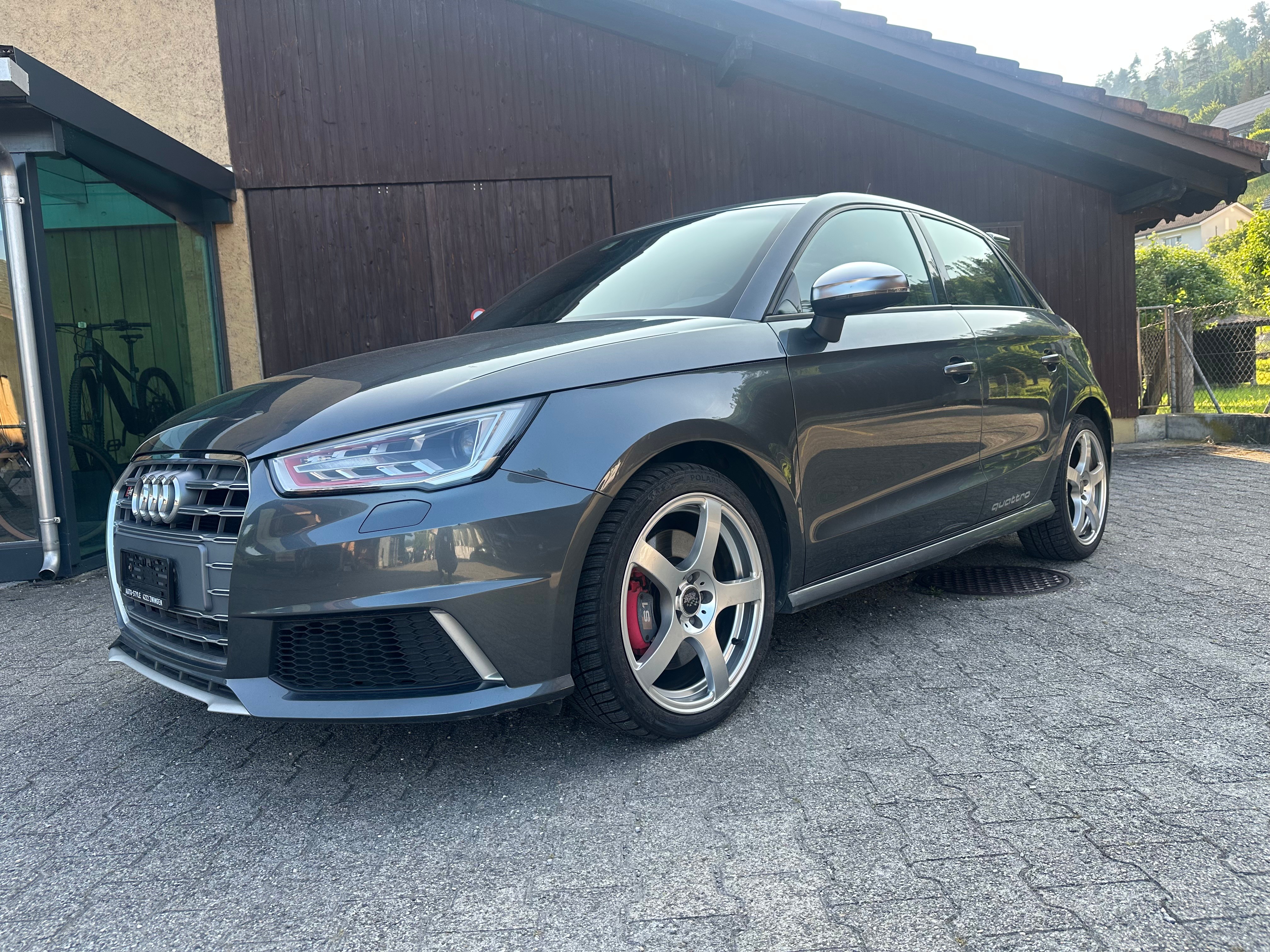 Car photo