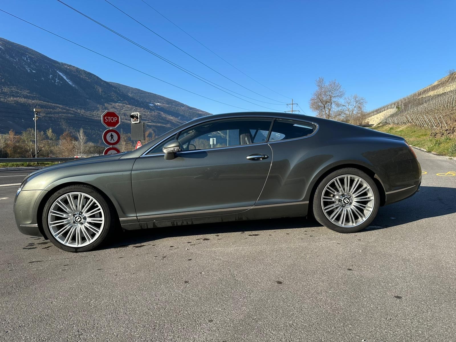 BENTLEY GT-image-12