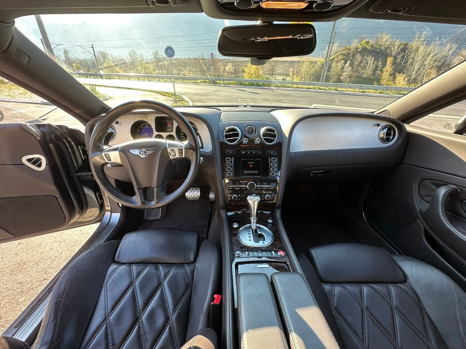 BENTLEY GT-image-8