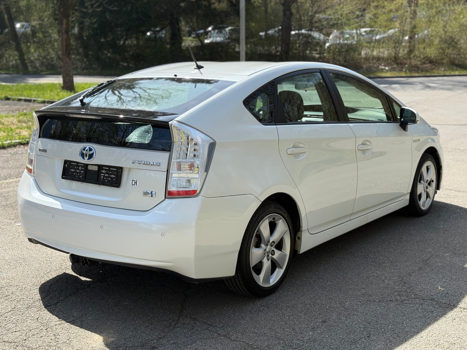 TOYOTA Prius 1.8 16V HSD Luna-image-4