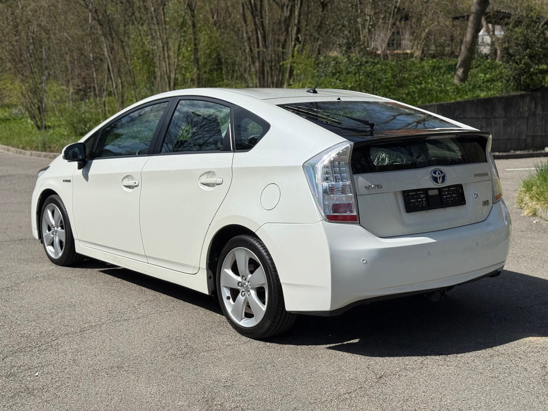 TOYOTA Prius 1.8 16V HSD Luna-image-3