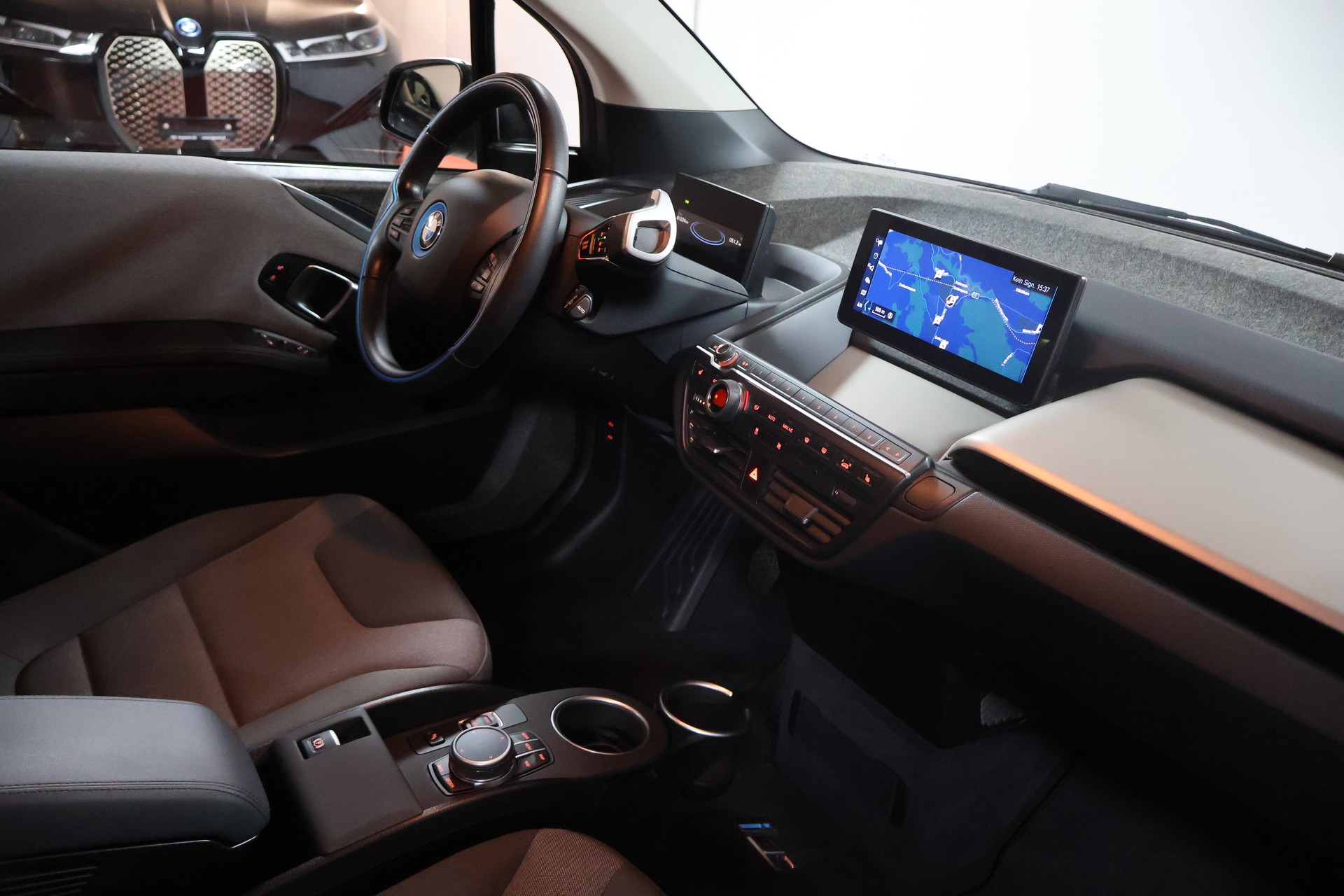 BMW i3s (120Ah)-image-10