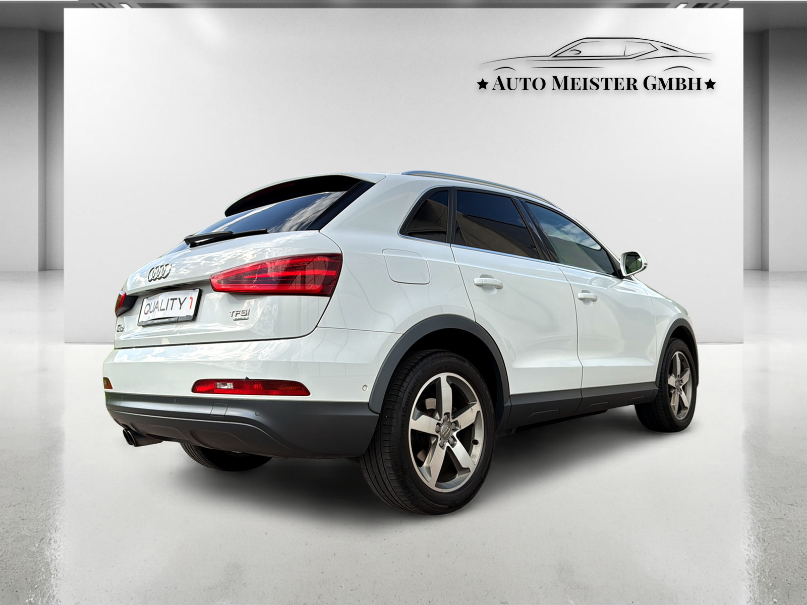 AUDI Q3 2.0 TFSI quattro S-tronic-image-3