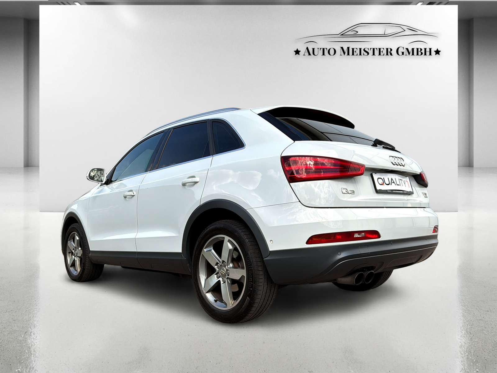 AUDI Q3 2.0 TFSI quattro S-tronic-image-2
