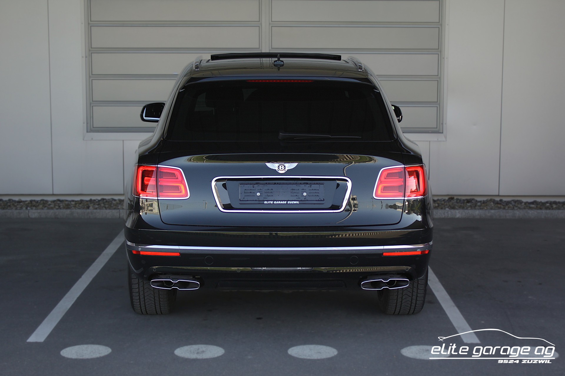 BENTLEY Bentayga V8 TRAUMFARBKOMBINATION-image-3