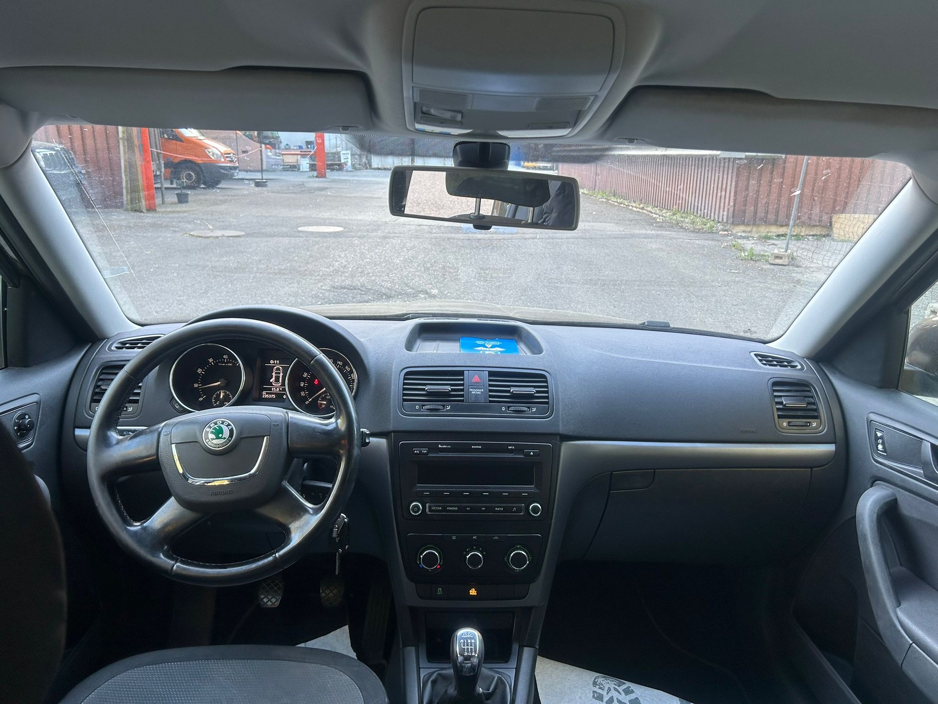 SKODA Yeti 1.8 TSI Ambition 4x4-image-6