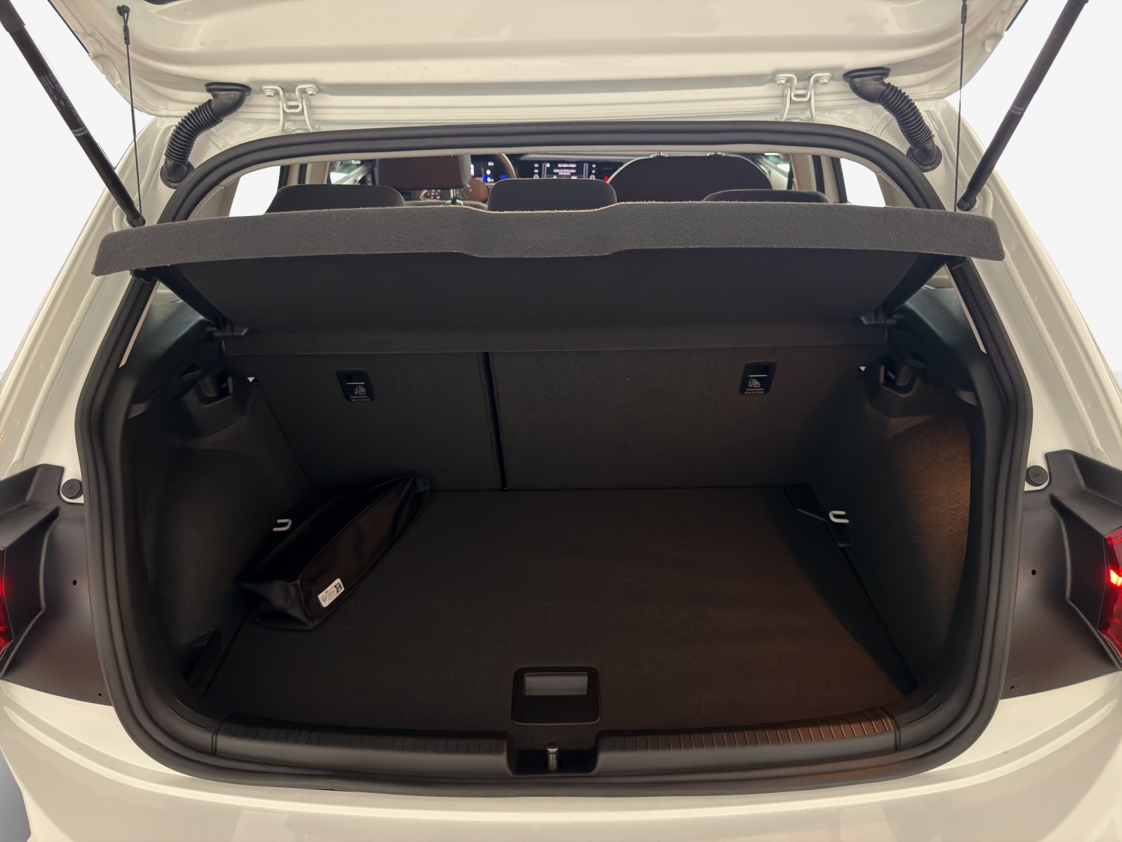 VW Polo 1.0 TSI Life DSG-image-12