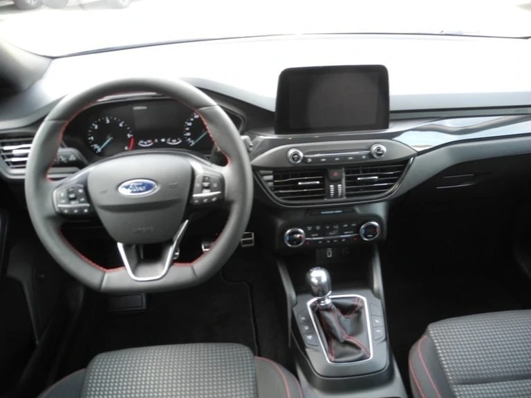 FORD Focus 2.0 TDCi ST Line ** Panorama Glasdach ** Navi mit RF-kamera **-image-7